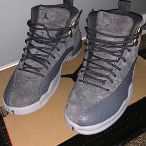 Air Jordan Retro wolf grey 12